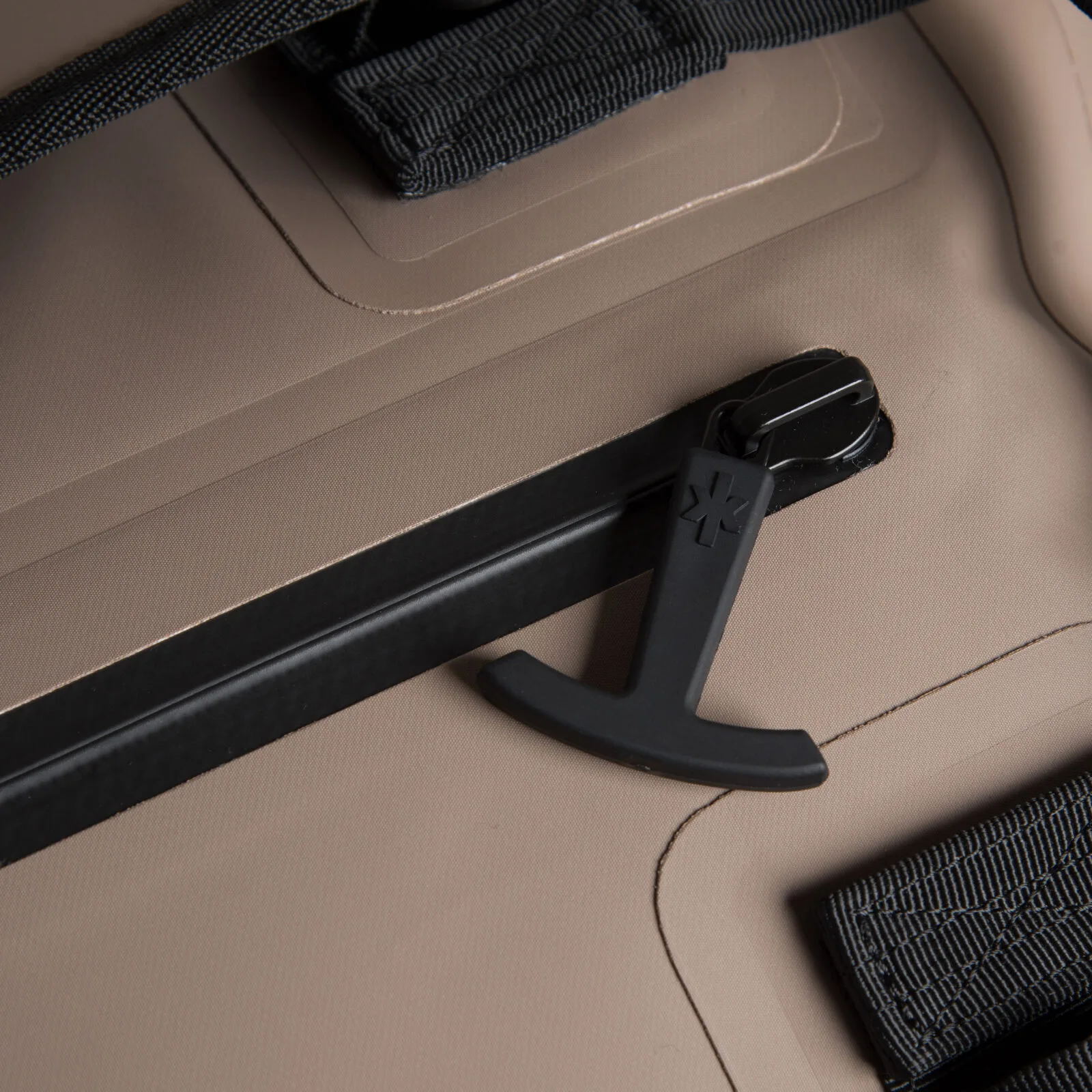 ZULKI - Bolso Seco 50L - Gris Patagónico