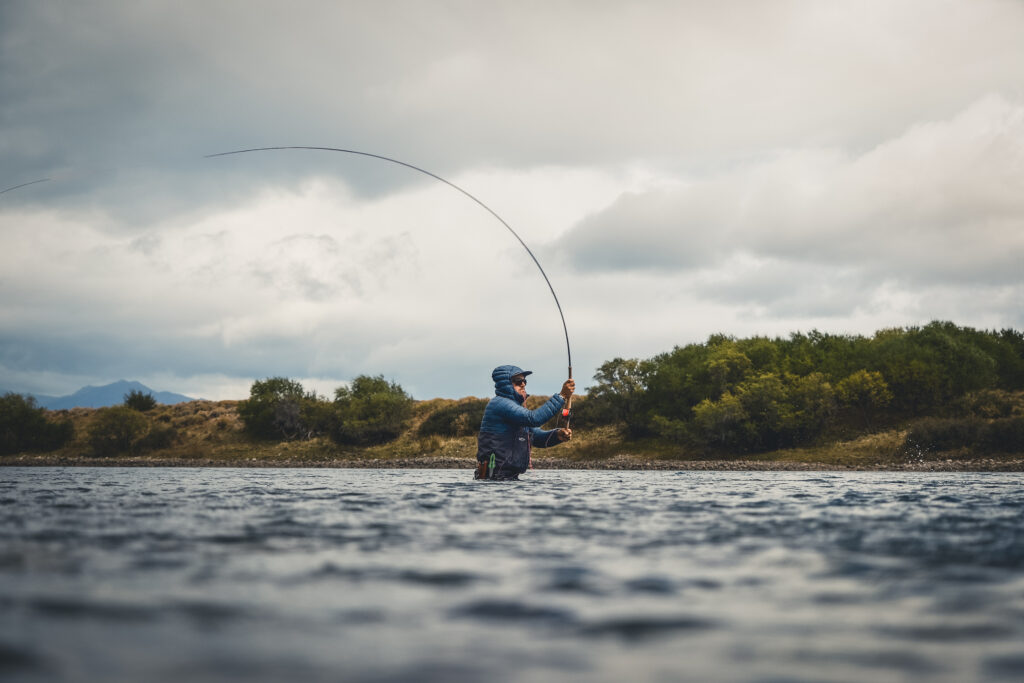 ZULKI  - Pesca con mosca en río